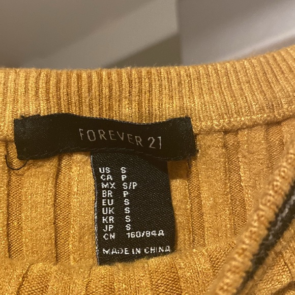 Crop top - Picture 3 of 3